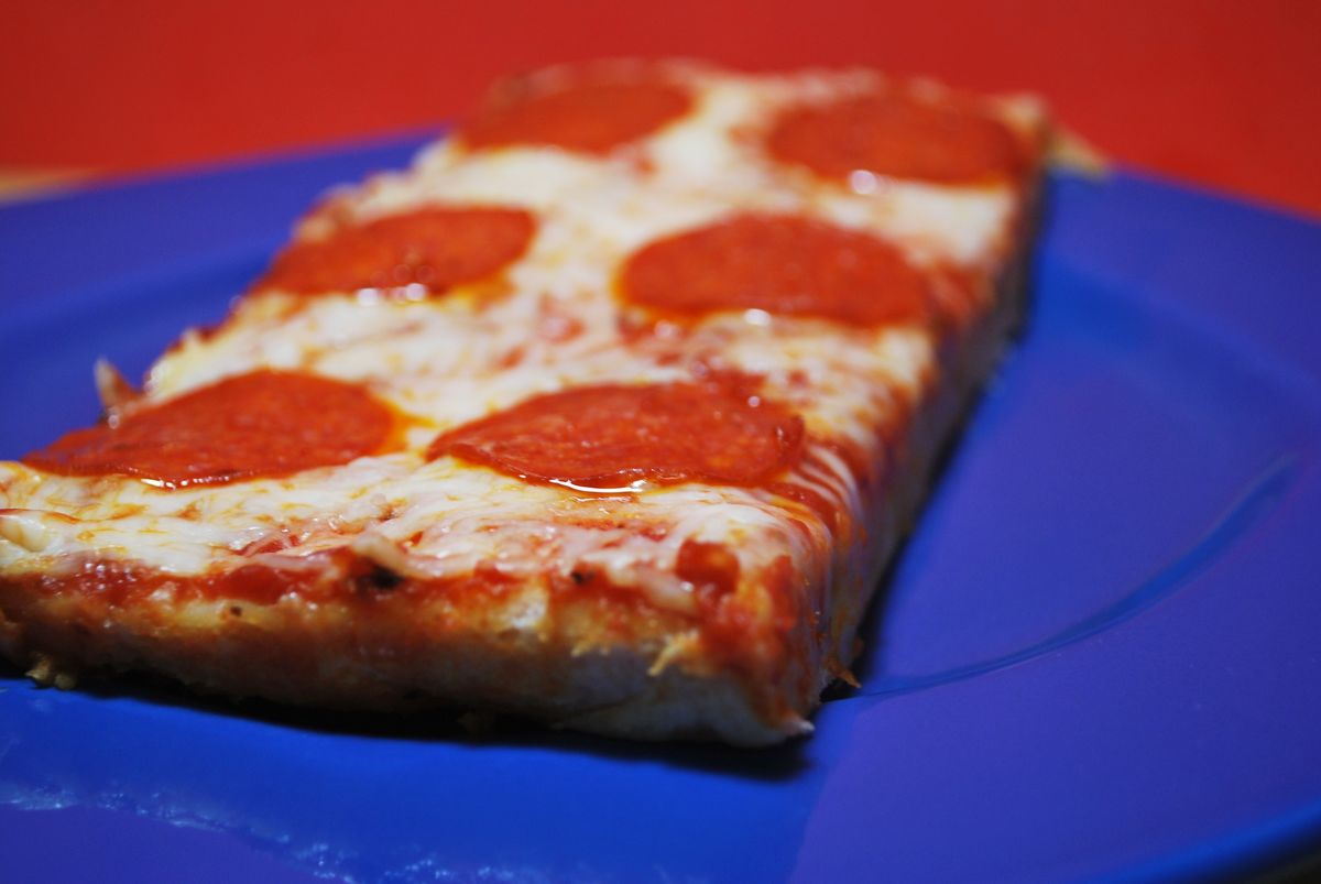 high school cafeteria pizza