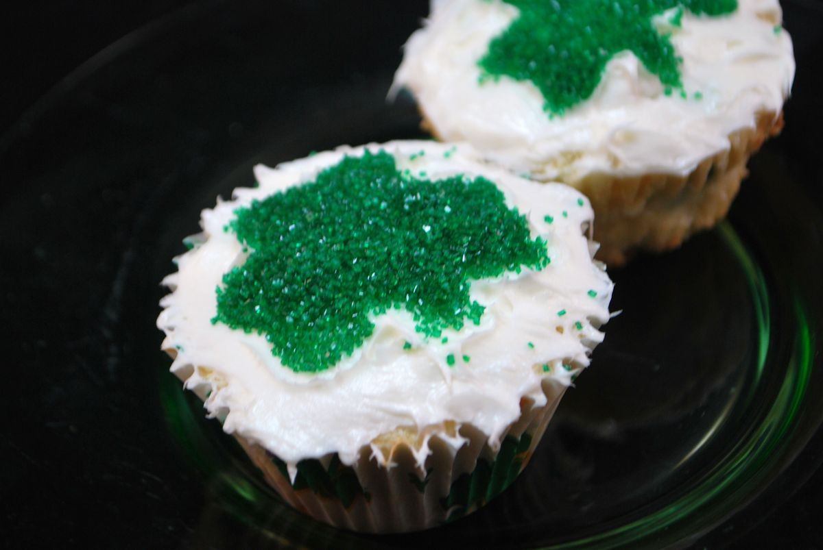 St. Patrick’s Day Irishfetti Cupcakes