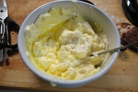 Mix the egg into the ricotta