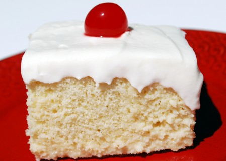 Look at the creamy goodness that is tres leches cake